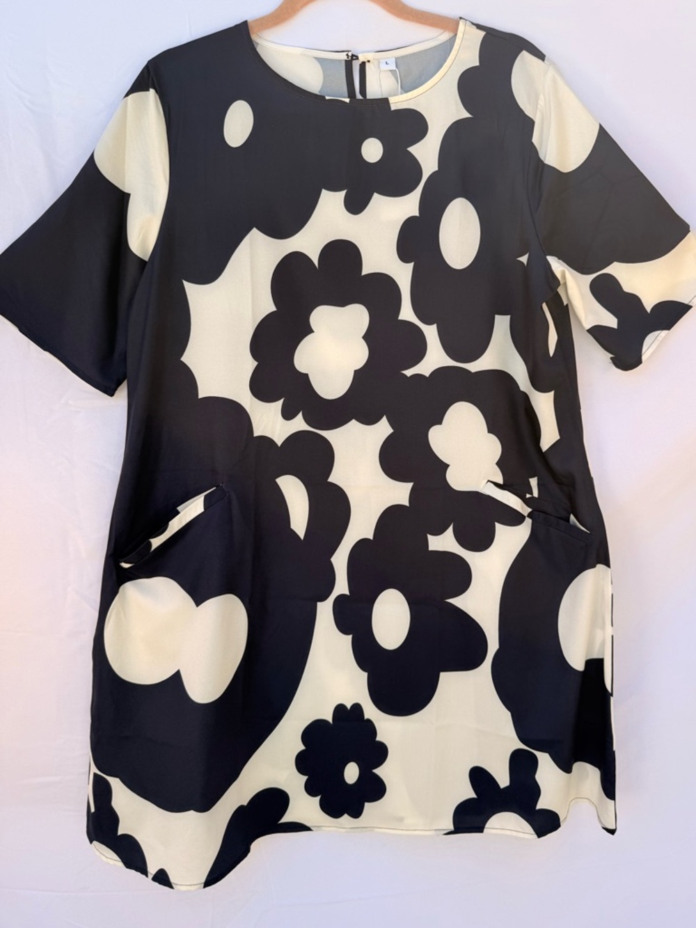 Women's Black & White Floral Midi Shift Dress - Picture 2 of 4